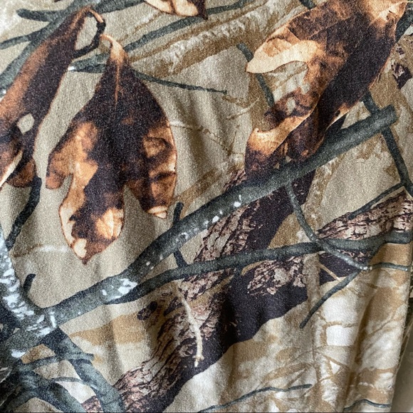 Outfitters Ridge tree trunk tee - Picture 6 of 8